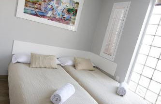 Apartamentos turísticos ilusiones - Photo 11