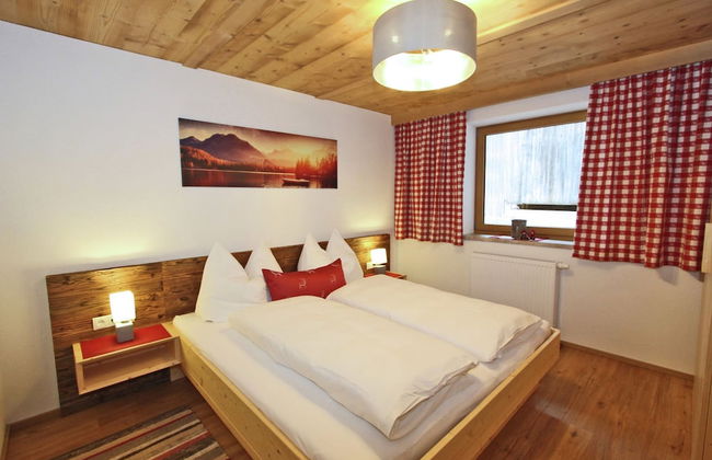 Spacious Holiday Home Near Ski Area in Kaltenbach - Foto 18