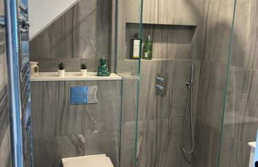 Brand New Big House with garden and free parking - Foto 22