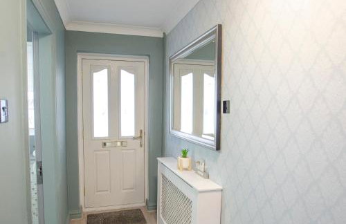 Huntsfield House- Stunning Modern 4 Bedroom House Suitable for Work and Leisure Stays - Foto 44