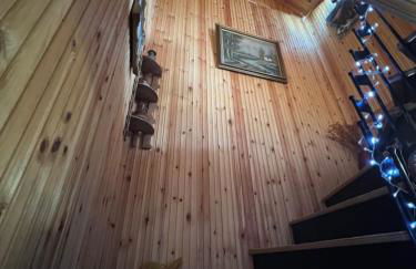 Traditional Wooden Apartment - Photo 21