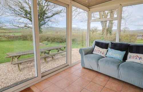 Court House Farmhouse - Photo 6