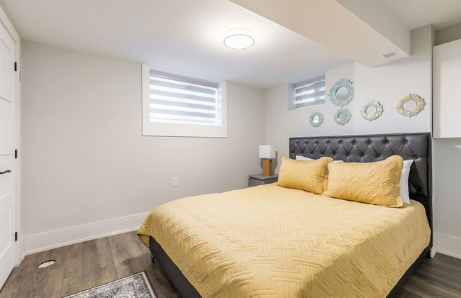 GLOBALSTAY Modern Basement In DT Toronto - Photo 2