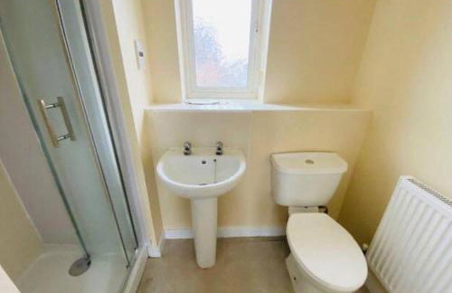 Spacious House | Perfect for Contractor Stays - Foto 6