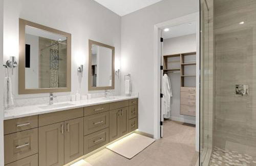 4BR 4BA Modern Lakefront Lodge - Foto 31