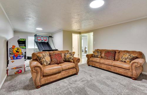 Family-Friendly Clearfield Home with Hot Tub! - Photo 28