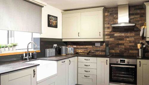 Large Cottage, Beach, Pubs Shops, Netflix, BBQ, Dog Friendly - Foto 4