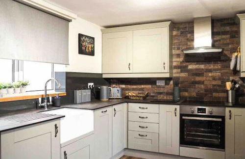 Large Cottage, Beach, Pubs Shops, Netflix, BBQ, Dog Friendly - Foto 4