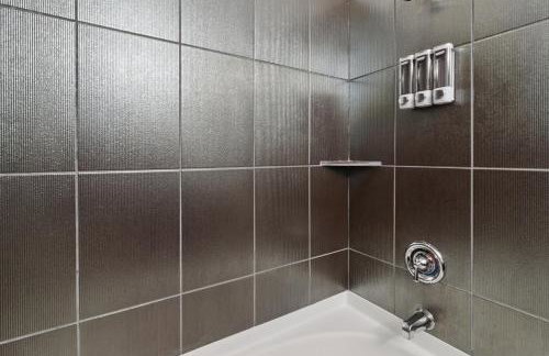 Modern Stylish Suite Design District Dallas - Foto 10