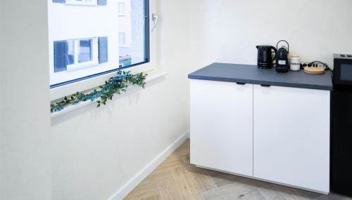 ALFA Stuttgart Doppelzimmer Teeküche Porsche Bosch l Gemeinschaftsbad WIFI SmartTV l Double room with kitchenette and shared bathroom BS21A9 - Foto 5