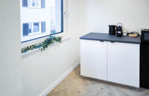 ALFA Stuttgart Doppelzimmer Teeküche Porsche Bosch l Gemeinschaftsbad WIFI SmartTV l Double room with kitchenette and shared bathroom BS21A9 - Foto 5