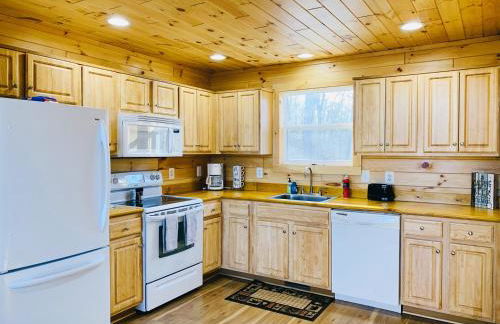 Eaglet Cabin near the Shenandoah River - Photo 3