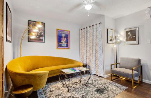 Captivating Conti Hideaway- Mid-City Perfection - Foto 7