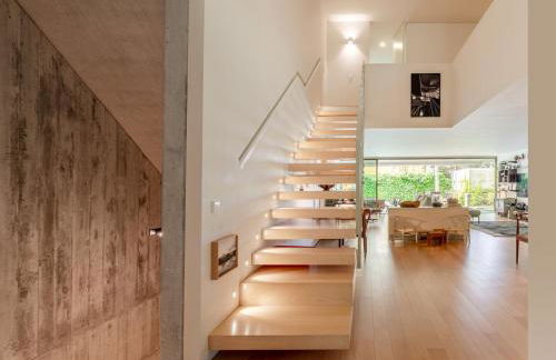 Grand Villa w/ Pool, Garden & Garage by HostWise - Foto 33