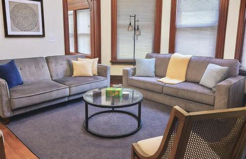 Victorian Cozy Retreat Steps to Cleveland Clinic - Foto 20