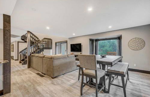 Oak Hills Estate Luxe Forest Escape Near USAFA - Foto 7