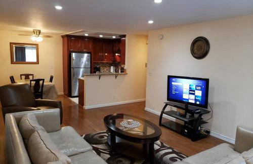 Beautiful Spacious 2 Bedroom, 2 Bathroom Condo - Foto 8
