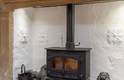 10 Bed Stunning House in village, with Hot Tub - Photo 74