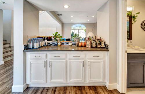 Stunning Hilltop 5BR With View And Hot Tub! - Foto 26