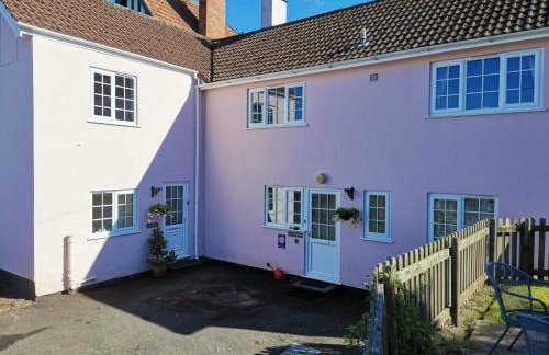 Sea views, private garden, comfortable family and dog friendly home - Foto 3