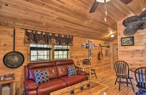 Parsons Semper Fi Cabin with Fire Pit! - Foto 6