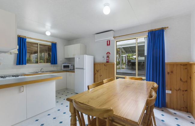 Wairo Beach Holiday Park - Photo 46