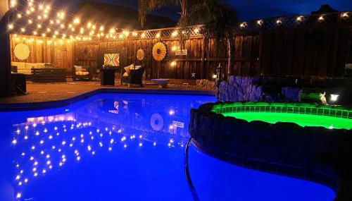 Stunning Modern Home King Bed Pool Jacuzzi Fire pit - Photo 2