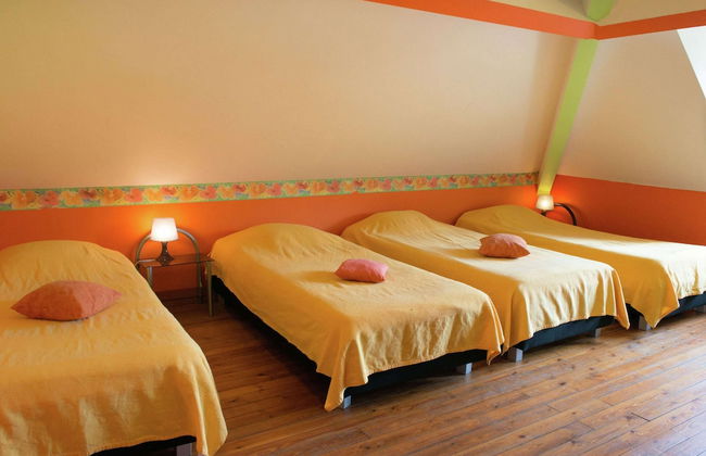 Holiday Home in Moutouyet With Pool & Sauna - Photo 5