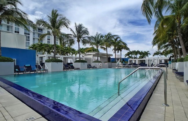 W Residences 2 Bedroom Suite 2 Condo by RedAwning - Photo 22