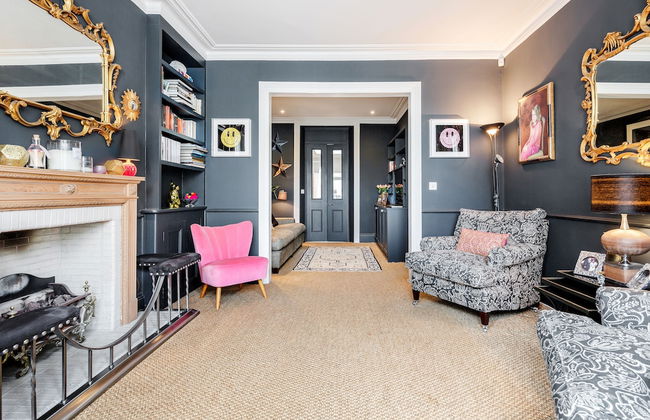 Exquisite Designers Abode - Photo 1