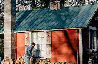 Charming Cabin with Hot Tub & Fire Pit - Foto 50