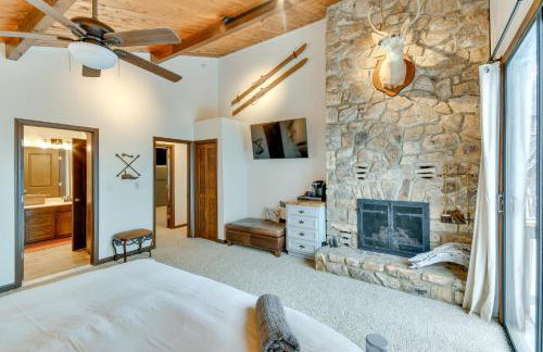 6 Mi to Skiing! Hot Tub Hideaway in Seven Devils - Foto 15