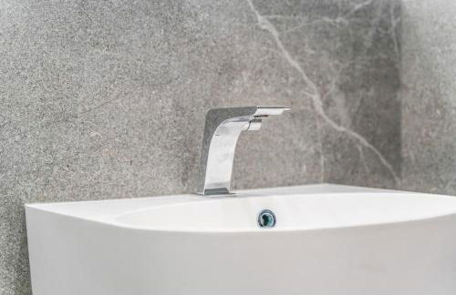 Luxury City Apartment, Walk to O2 Academy & Bullring, Sleeps 4 - Foto 29