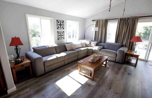 Near SoCal sports complex, Frontwave Arena-Sold - Foto 1