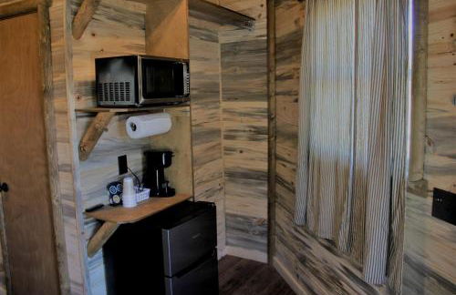 Luxury Tree House in Canton for the Best of Texas Glamping - Photo 4