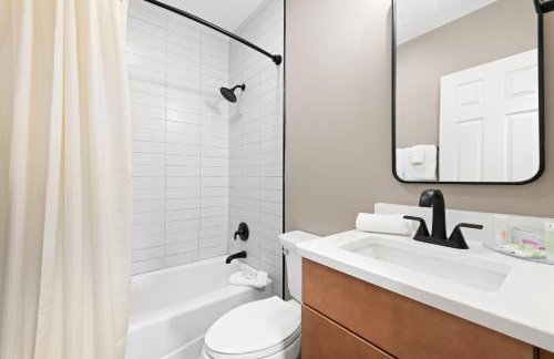 Lower Lakeshore Living - Foto 12