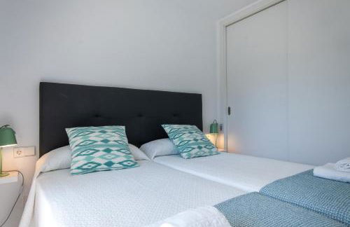 Sunny apartment 1B with balcony & pool in canyamel - Photo 17