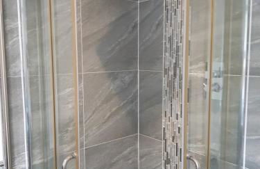 Spacious modern three Bedroom Bungalow ample parking - Foto 28