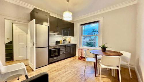 3BR flat, Free parking,Sleeps 6, 4 stops to Central London - Foto 3, dishwasher, pet friendly