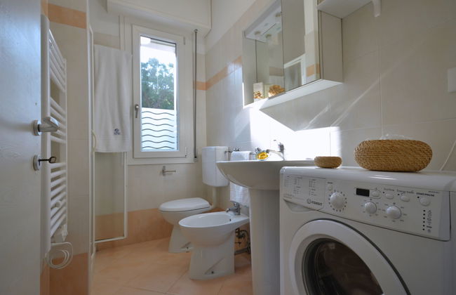 2 bedroom Apartment in Lignano Sabbiadoro with swimming pool and garden - Photo 12