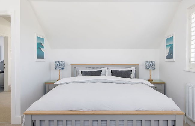 Delightful Seaside Hideaway 5 Mins to Beach - Photo 5