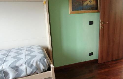 Between mountains and lake - Foto 14