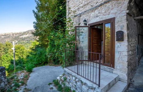 Lovely Apartment In Caramanico Terme - Photo 1