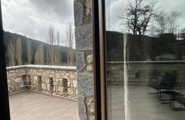 Wood & Stone Guesthouse - Photo 31