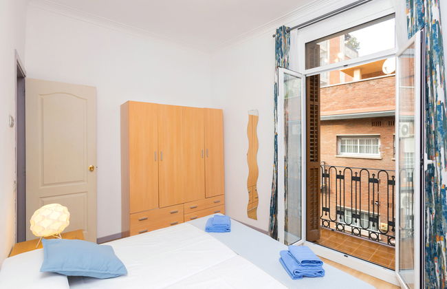 3 bedroom Apartment in Barcelona - Photo 4