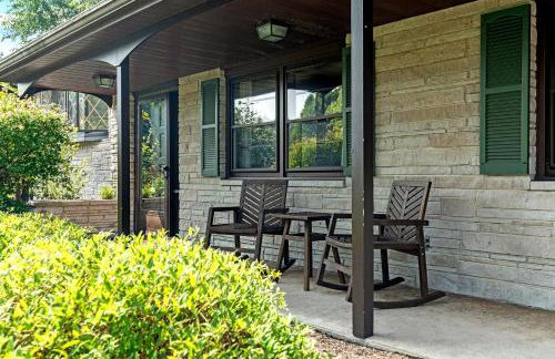 Charming Countryside Home with Yard and Office - Foto 2