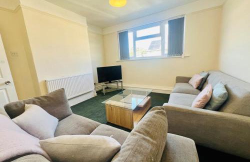 4-Bedroom House 5 mins to Beach & Parking - Foto 74