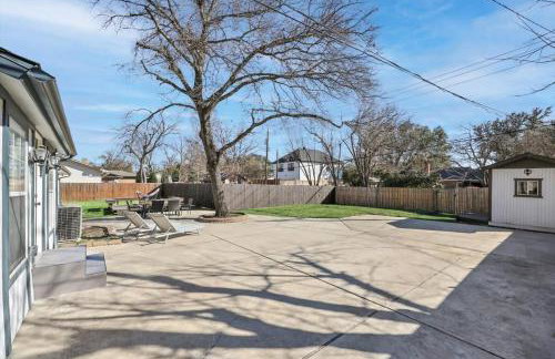 Stunning Dallas Home w Beautiful Yard Big Groups - Foto 37