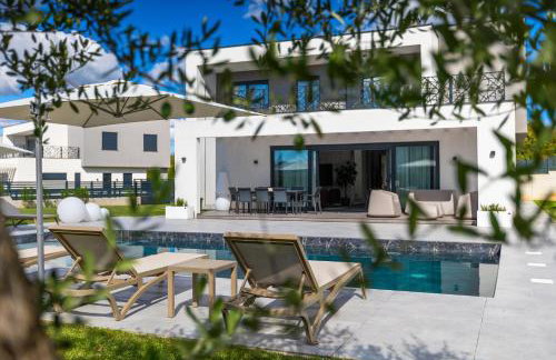 Villa BB Rapsody 10 with heated salt water pool - Foto 20