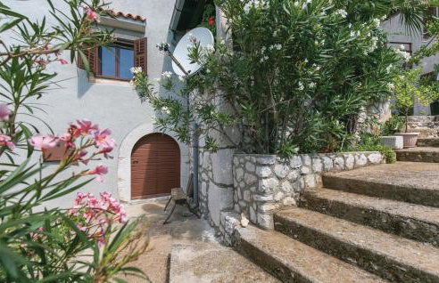 1 Bedroom Pet Friendly Home In Zagorje - Foto 6